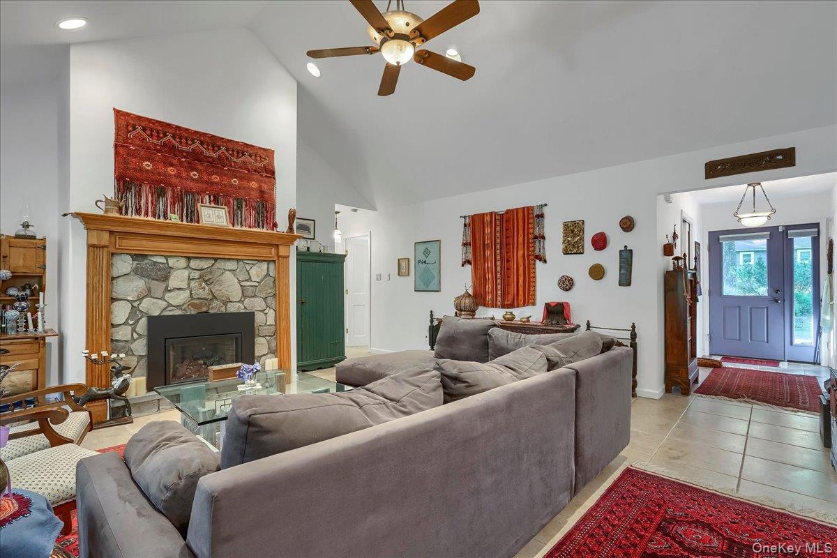 20 Overlook Drive, Call Listing Agent, PA 18405