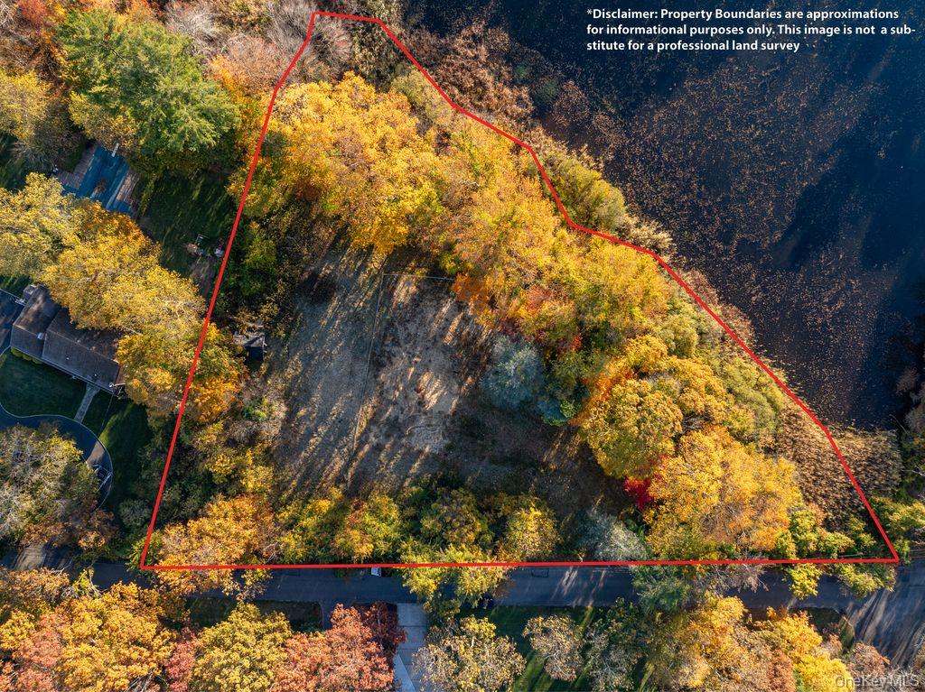 81 Old Broadway Avenue, Sayville, NY 11782