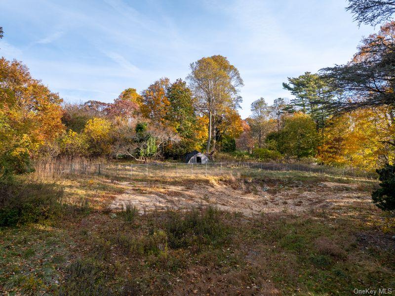 81 Old Broadway Avenue, Sayville, NY 11782