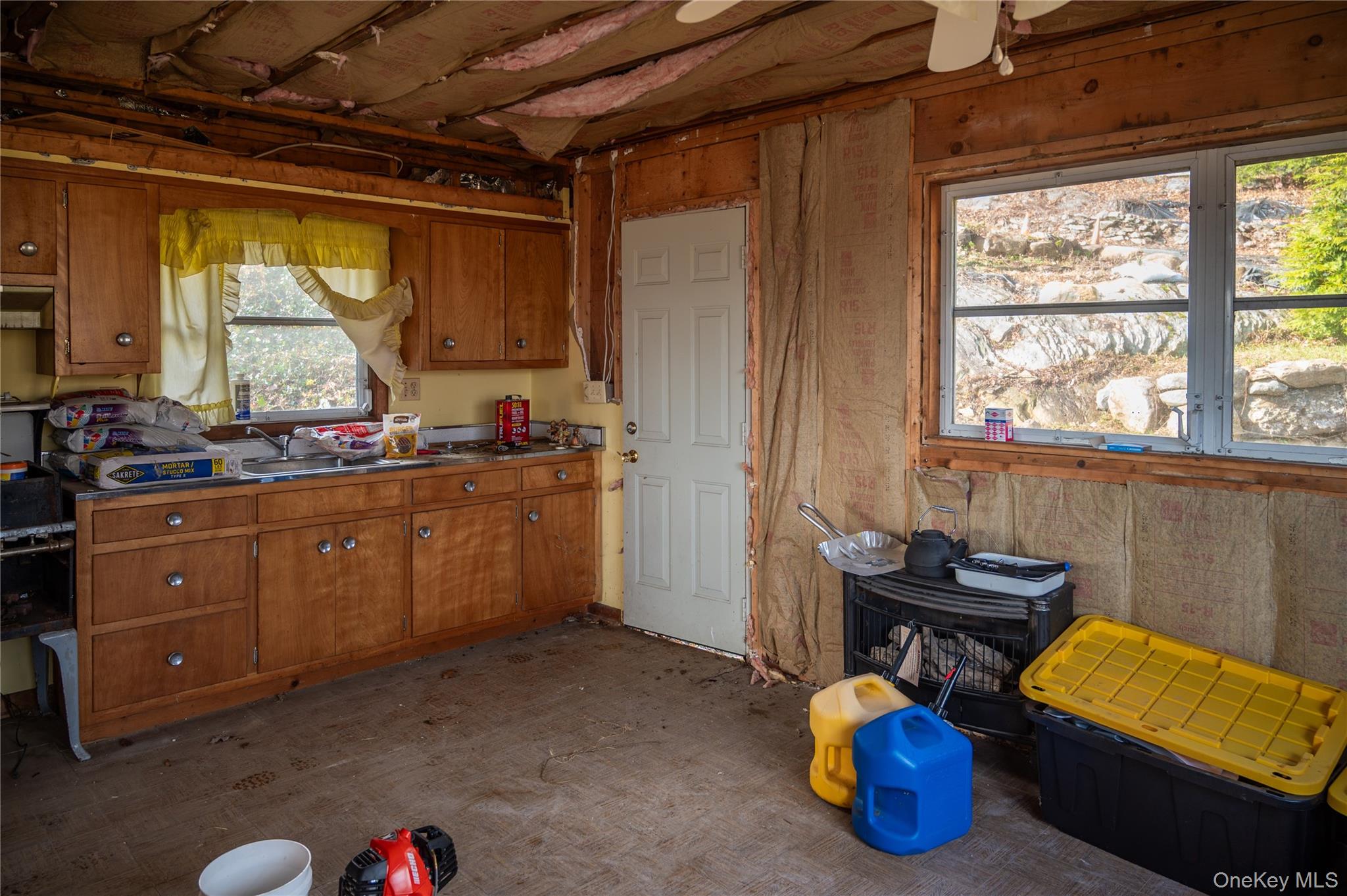 9 Deer Trail S, Greenwood Lake, NY 10925