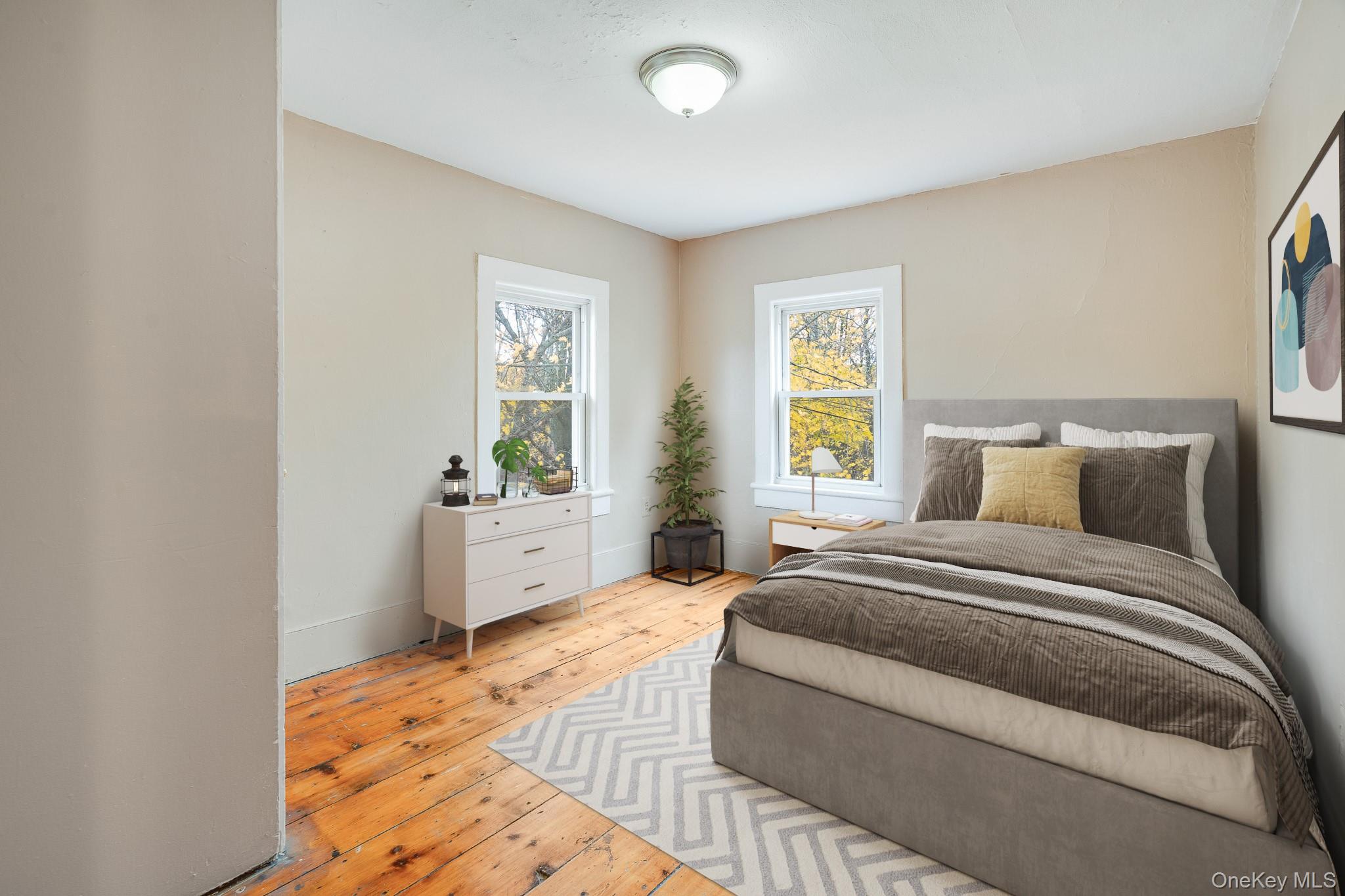 284 S Quaker Lane, Hyde Park, NY 12538