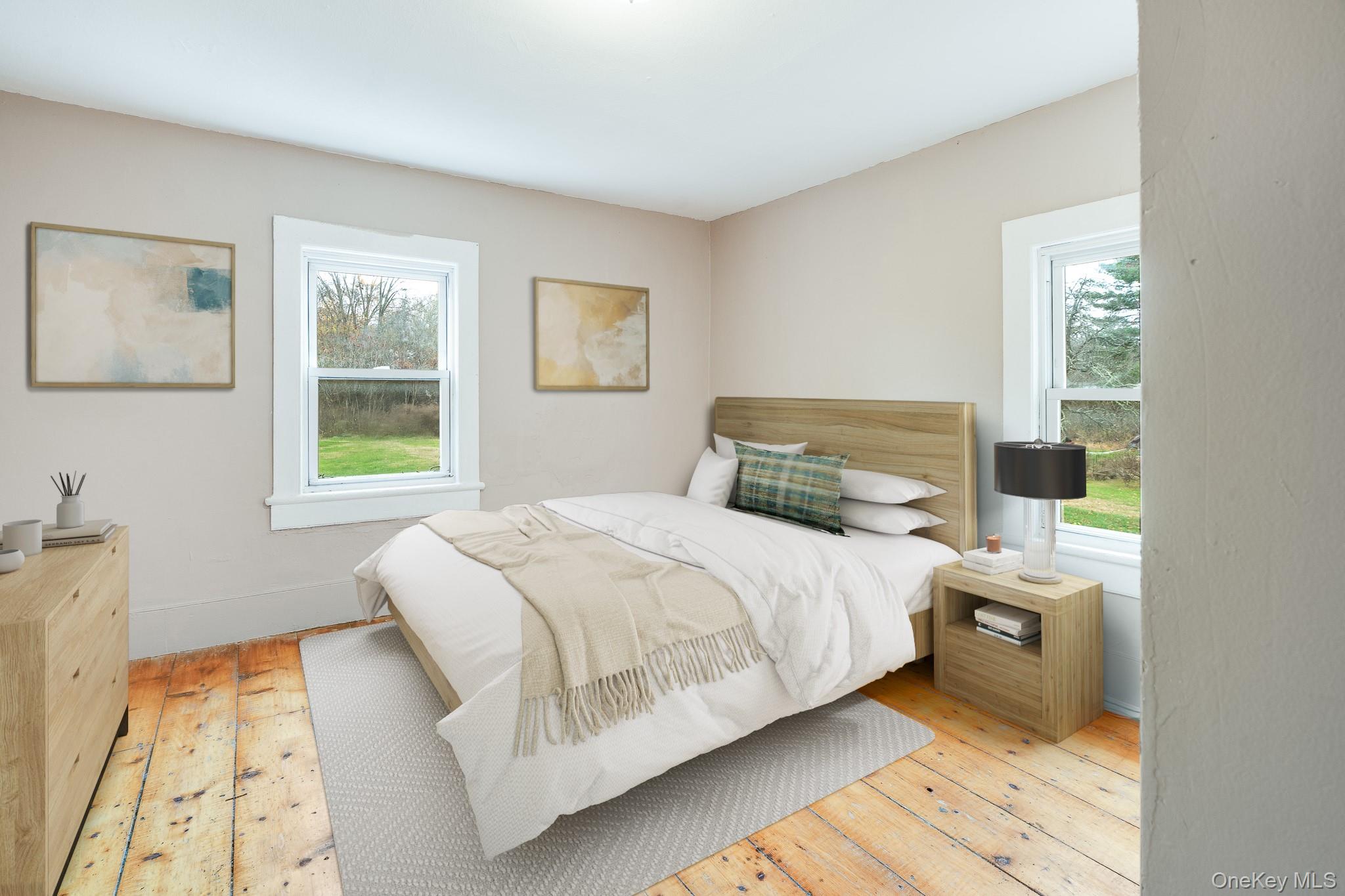 284 S Quaker Lane, Hyde Park, NY 12538