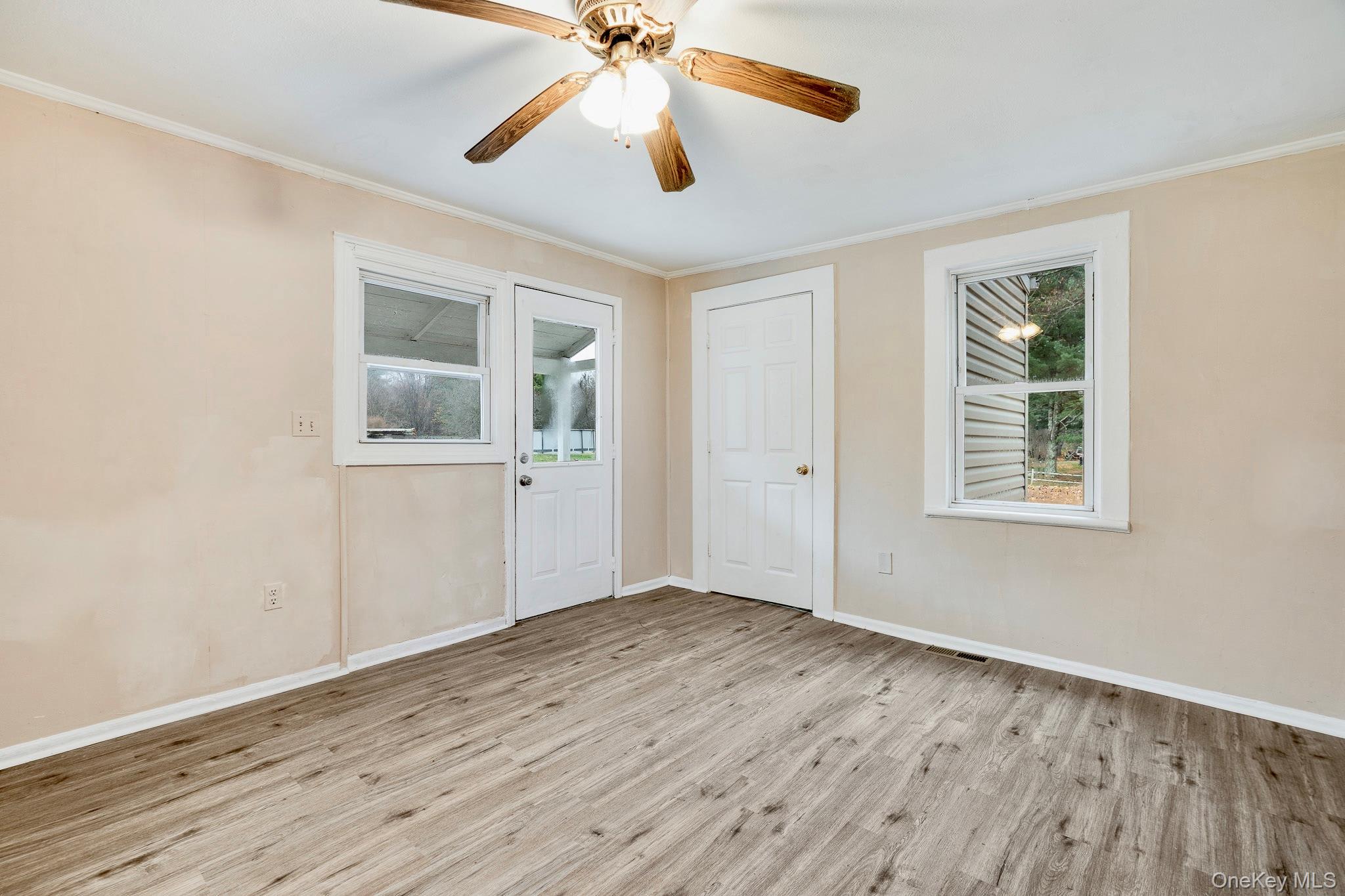 284 S Quaker Lane, Hyde Park, NY 12538