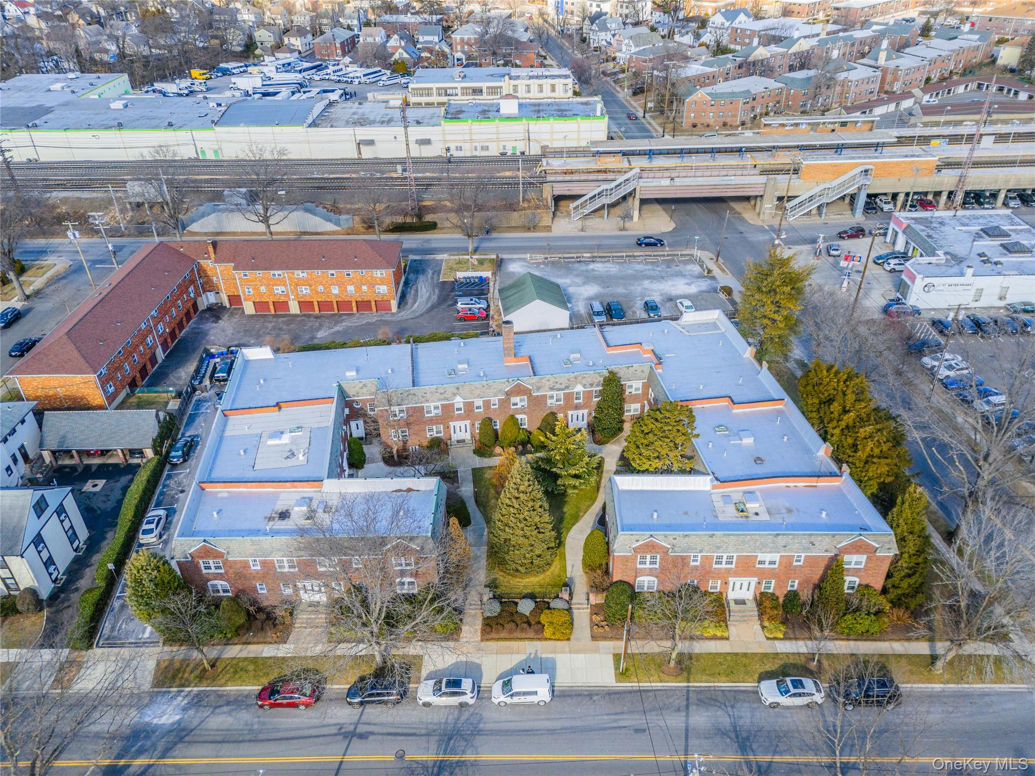 43 floral blvd # 1C, Floral Park, NY 11001