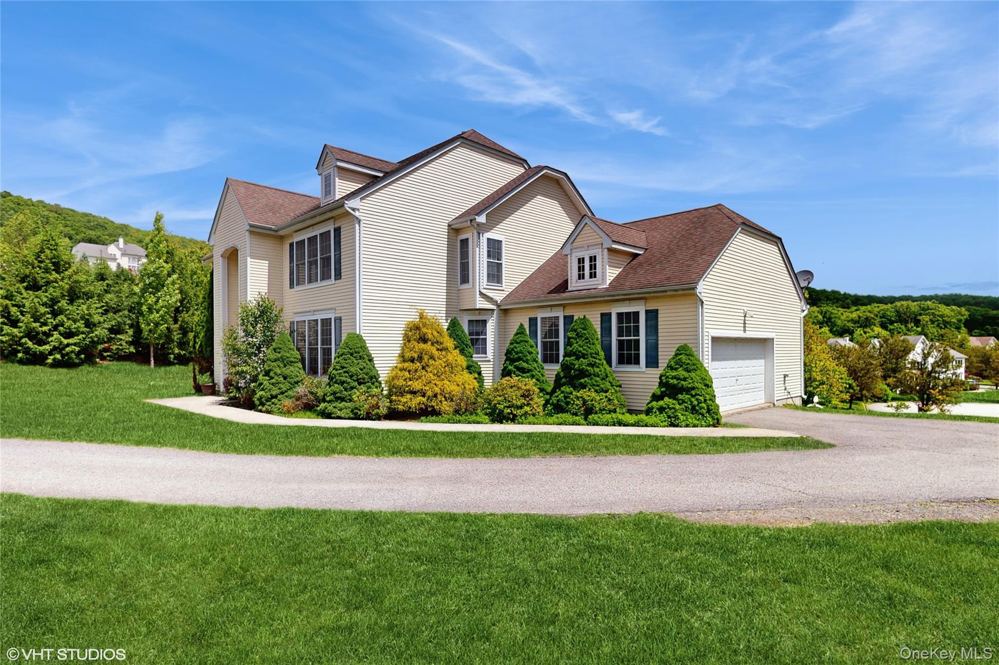 3 Caledonia Circle, Highland Mills, NY 10930