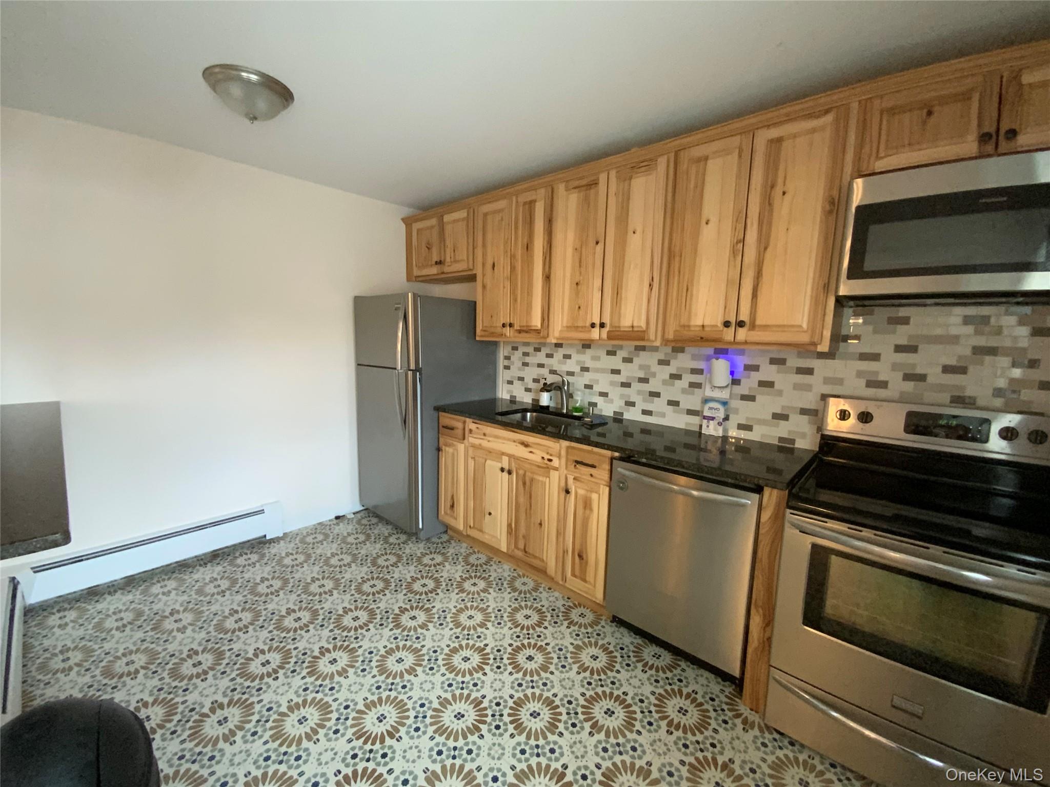 250 Beechwood Avenue # 8B, Poughkeepsie, NY 12601