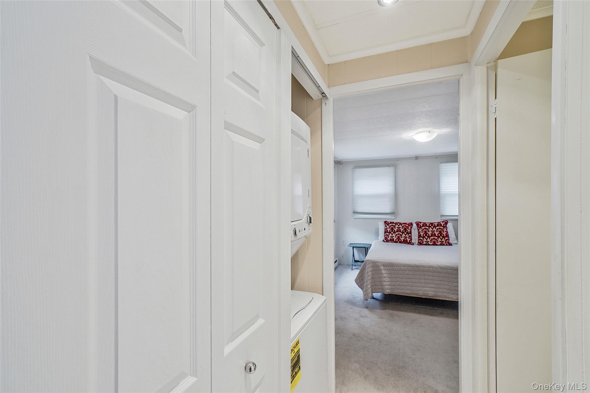 91 Village Circle W, Manorville, NY 11949