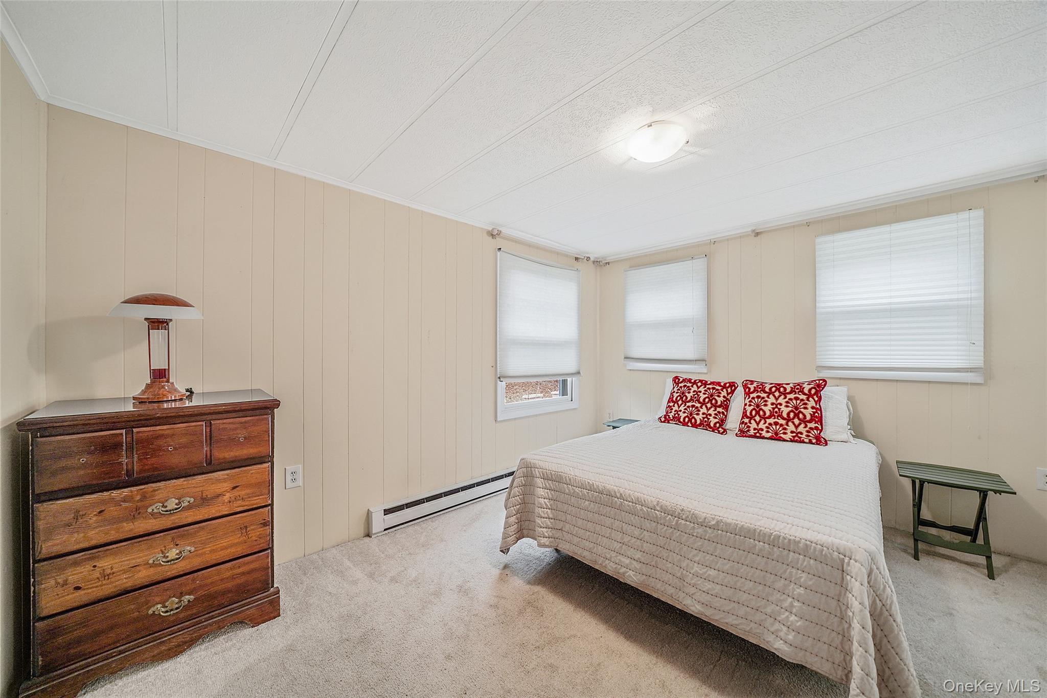 91 Village Circle W, Manorville, NY 11949