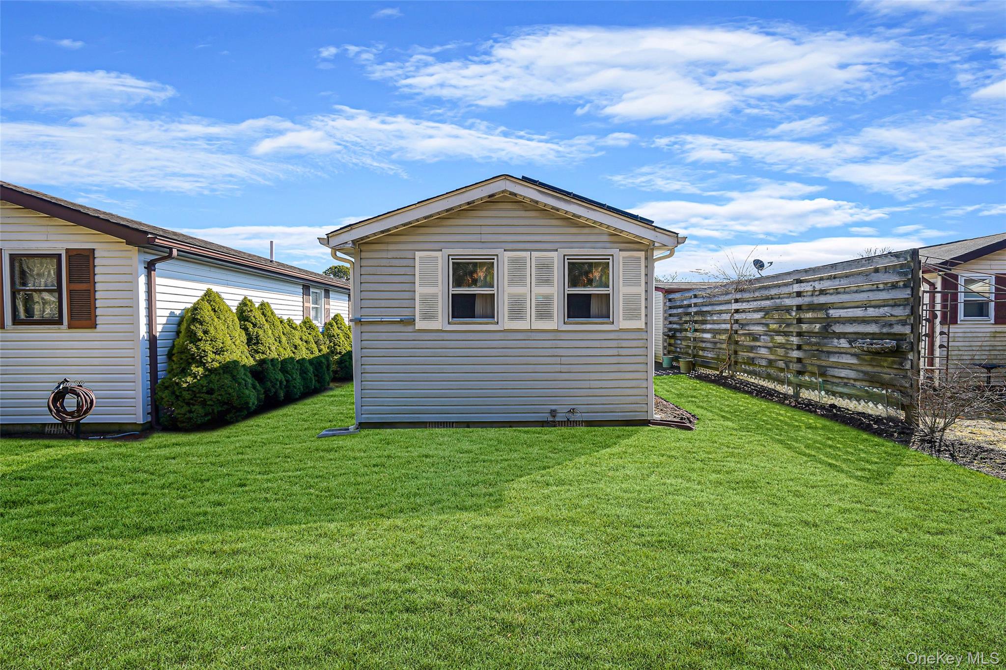 91 Village Circle W, Manorville, NY 11949