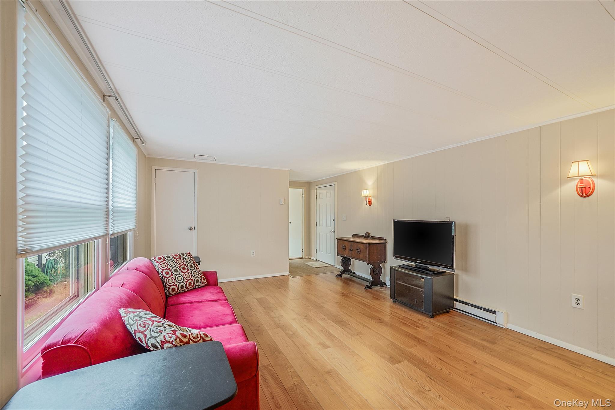 91 Village Circle W, Manorville, NY 11949