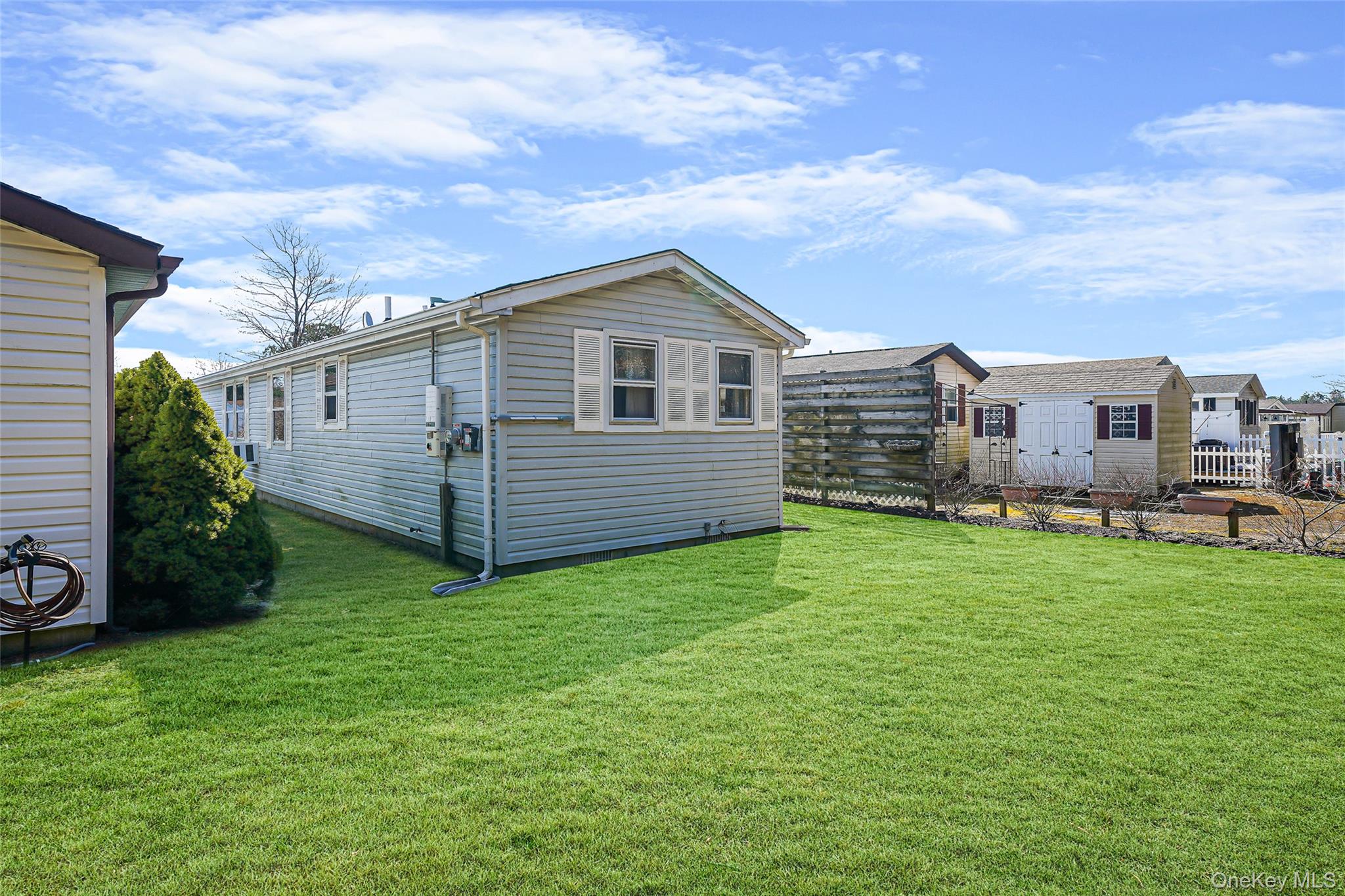 91 Village Circle W, Manorville, NY 11949