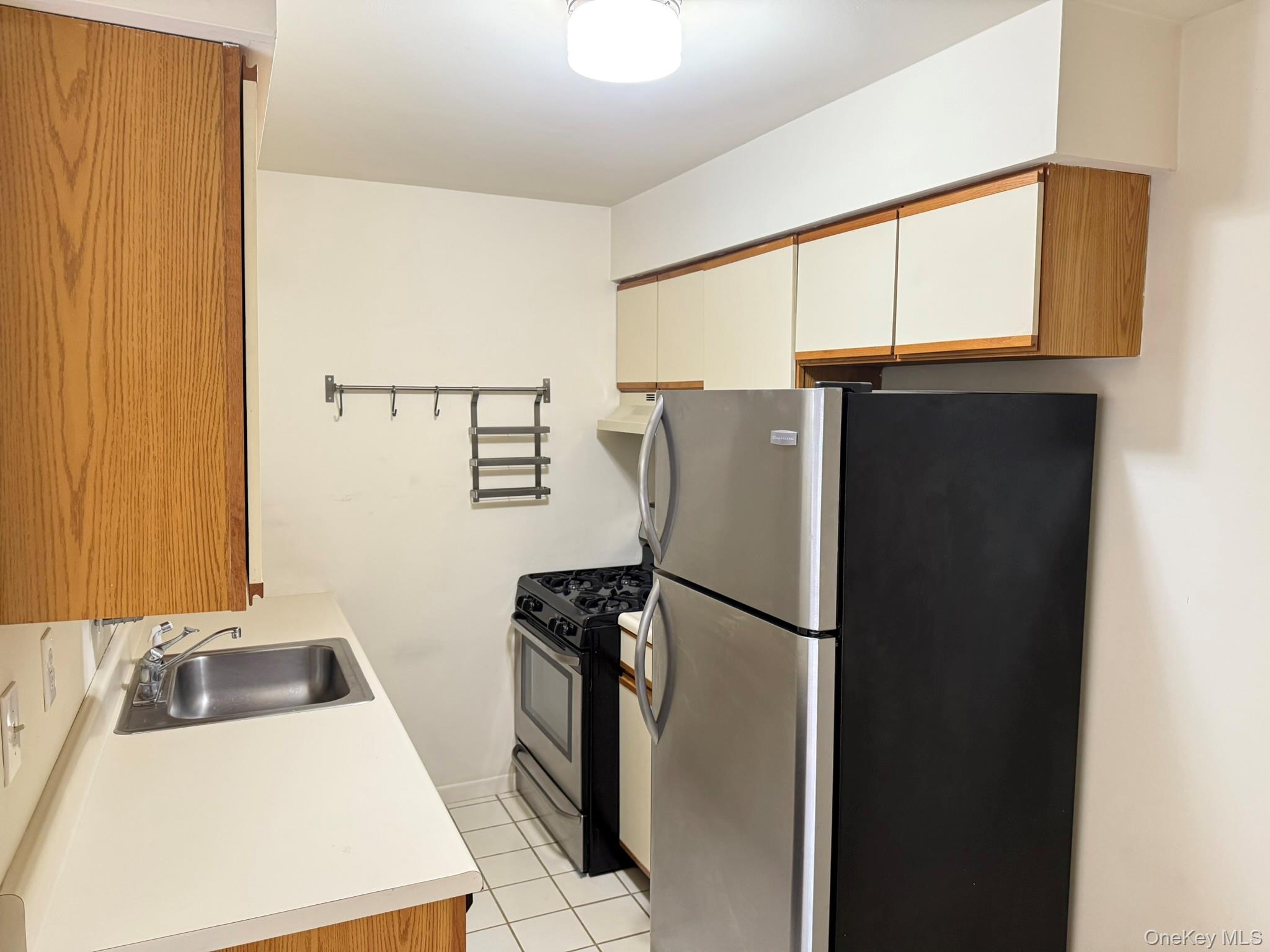 1 Evan Court, Nanuet, NY 10954