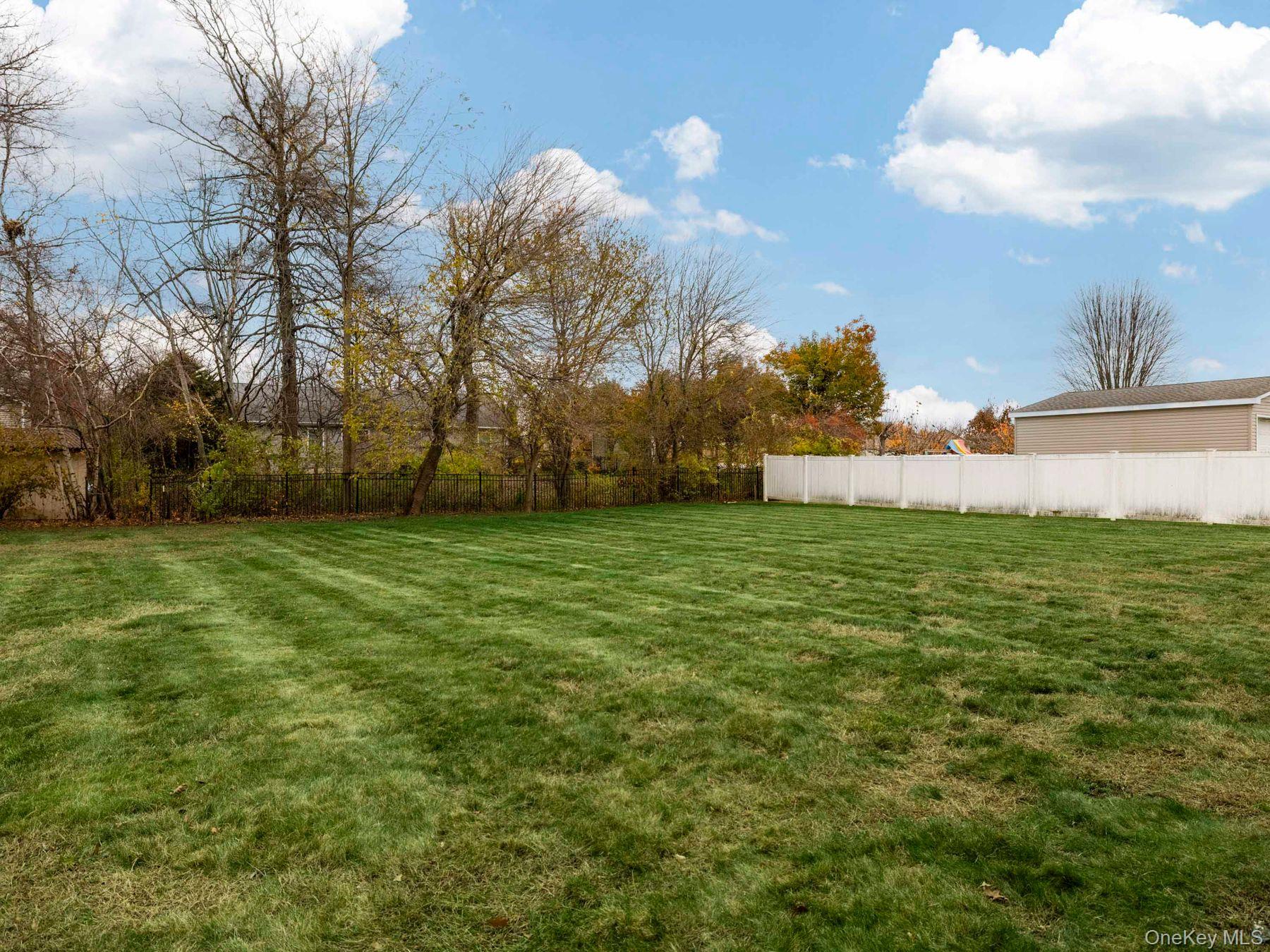 91 Canterbury Drive, Saugerties, NY 12477