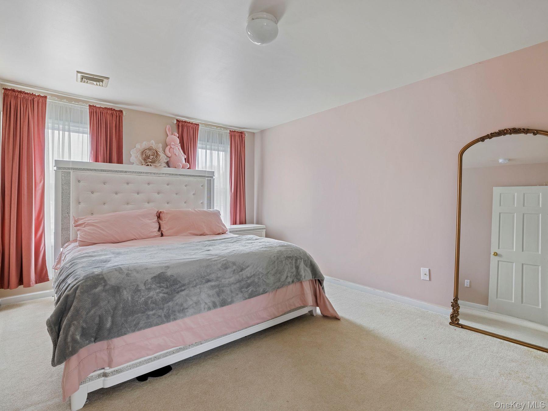 91 Canterbury Drive, Saugerties, NY 12477