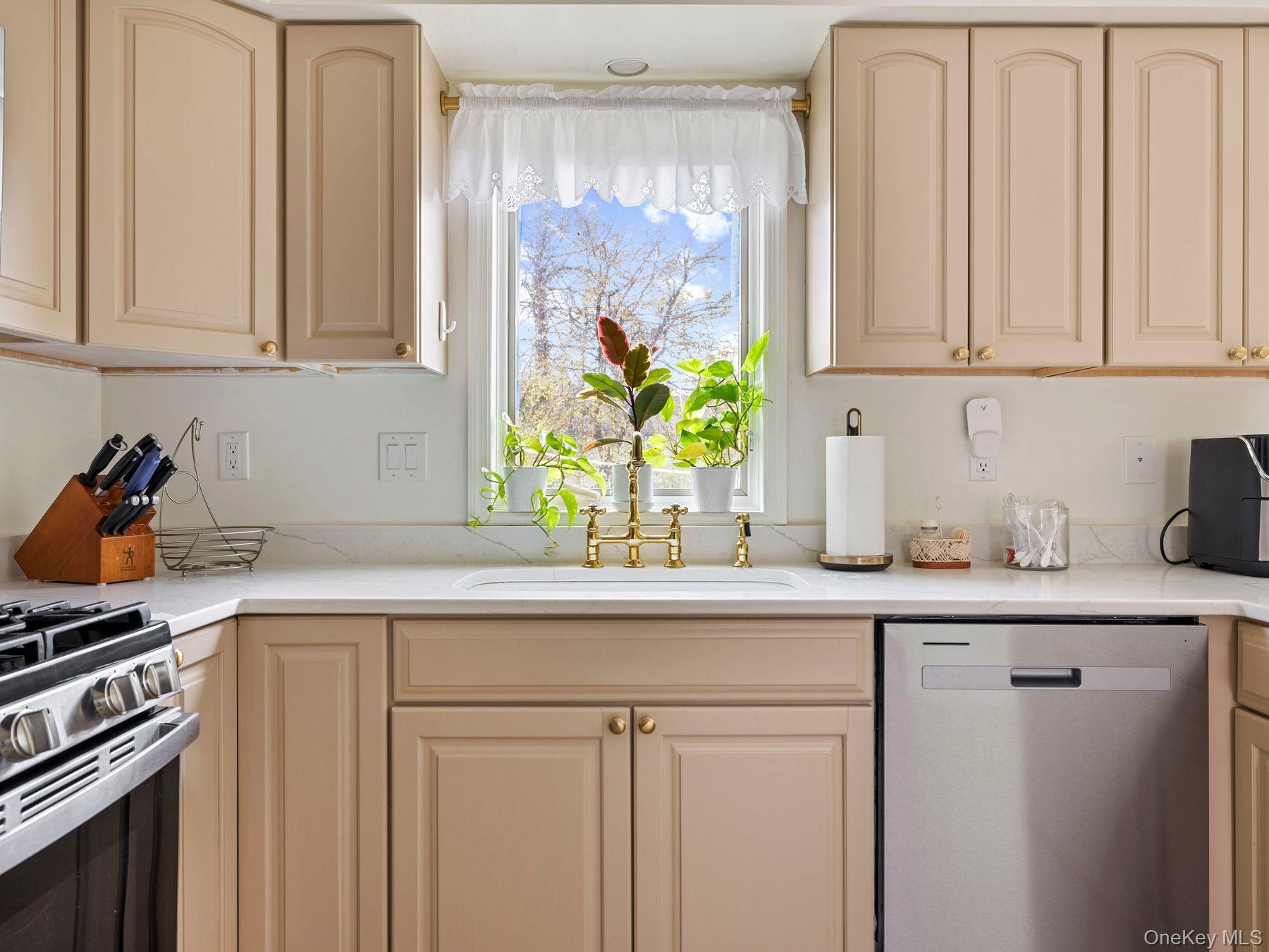 91 Canterbury Drive, Saugerties, NY 12477