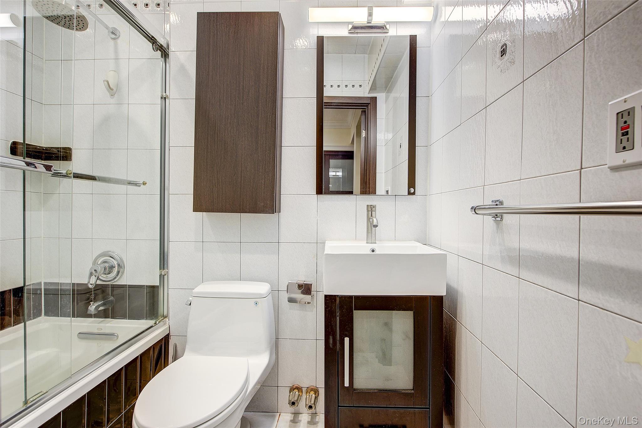 100-25 Queens Boulevard # 7FF, Forest Hills, NY 11375