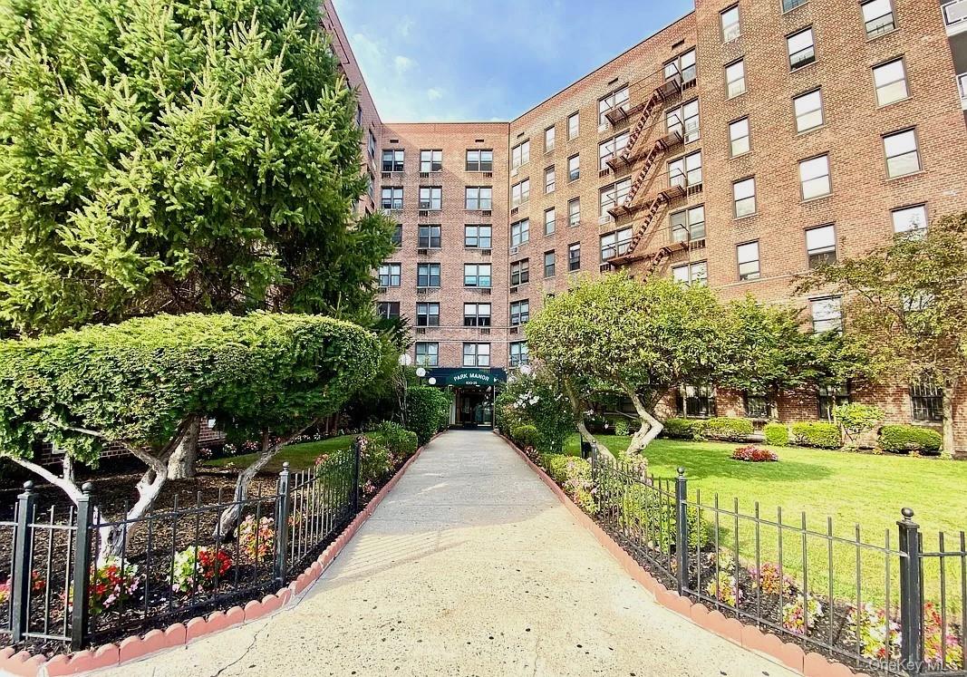 100-25 Queens Boulevard # 7FF, Forest Hills, NY 11375