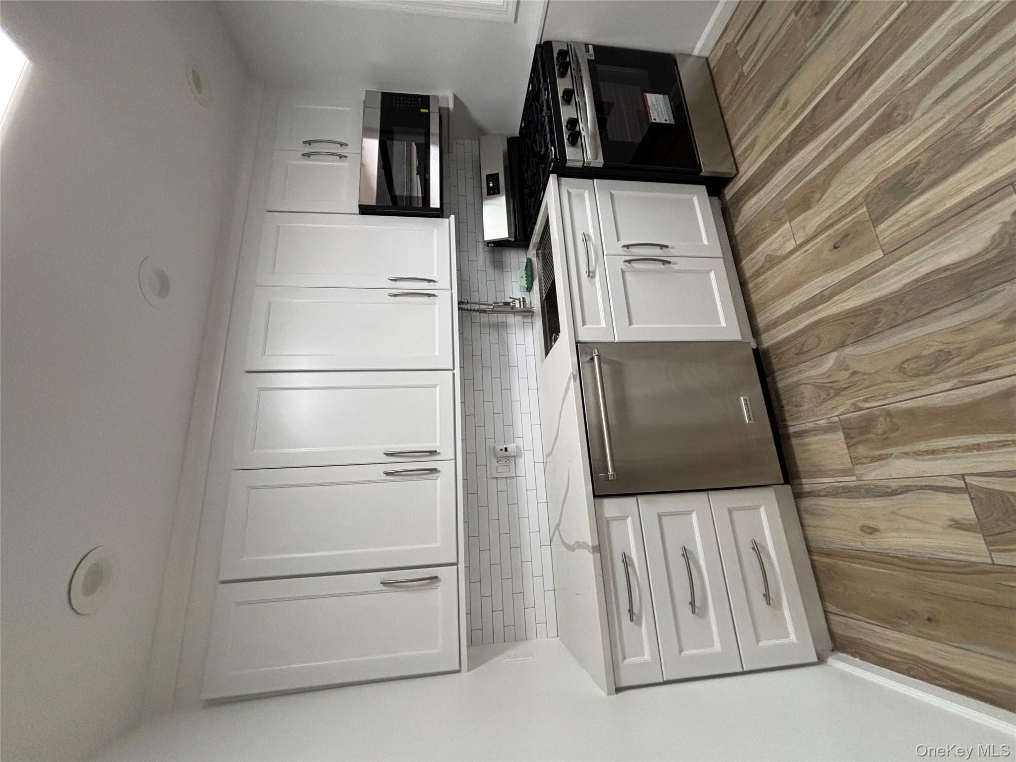 219-07 74th Avenue # 447B2, Oakland Gardens, NY 11364