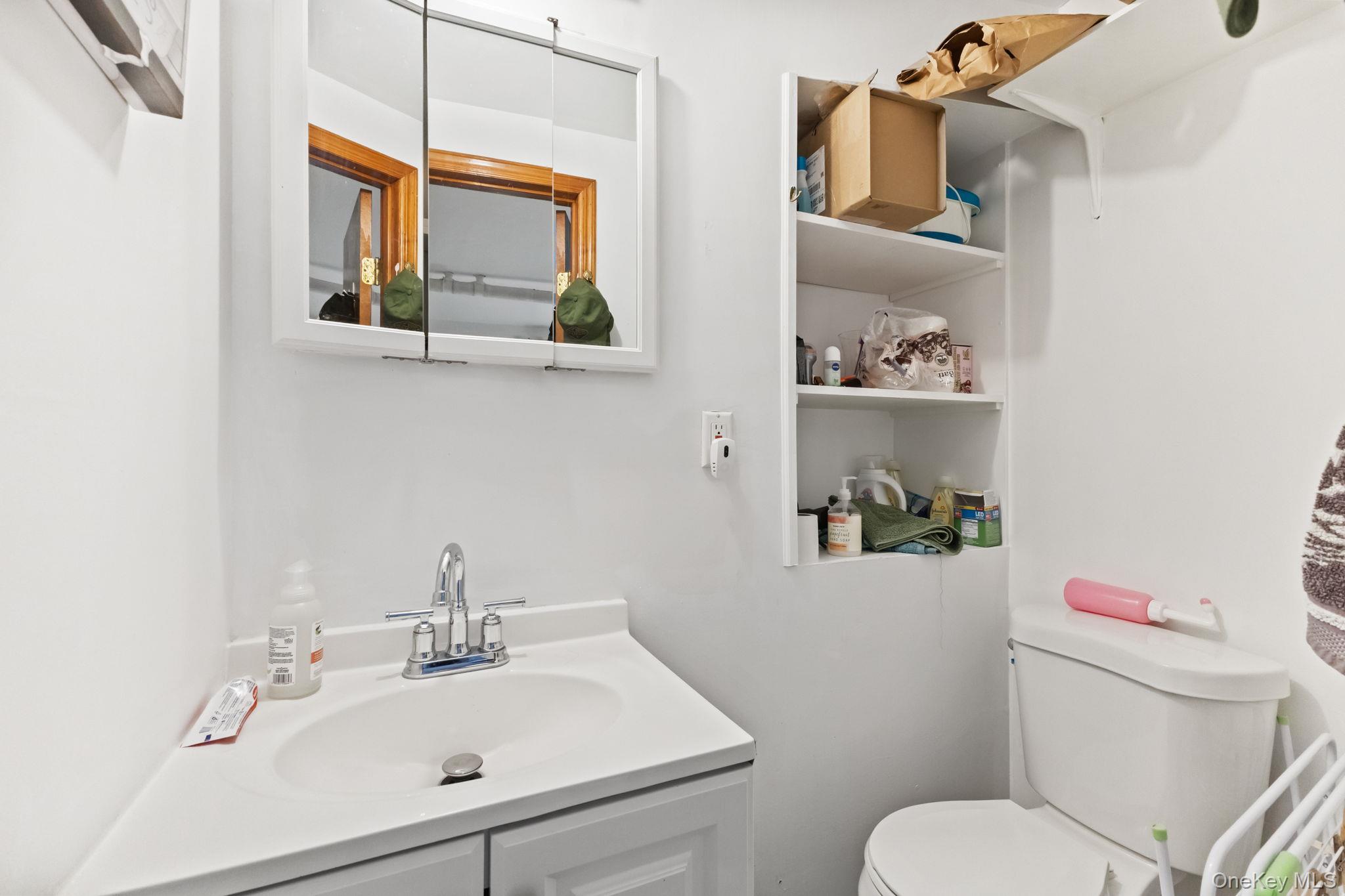 953 Rhinelander Avenue, Bronx, NY 10462