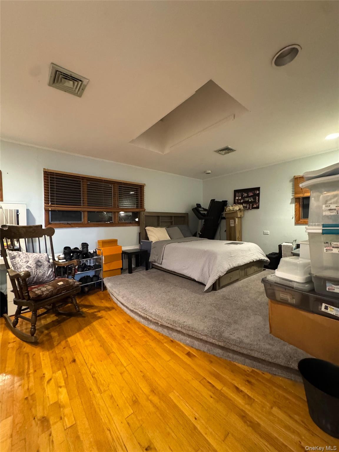 254 Thompson Avenue, Oceanside, NY 11572