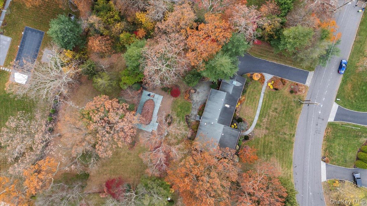 7 The Rise, Woodbury, NY 11797