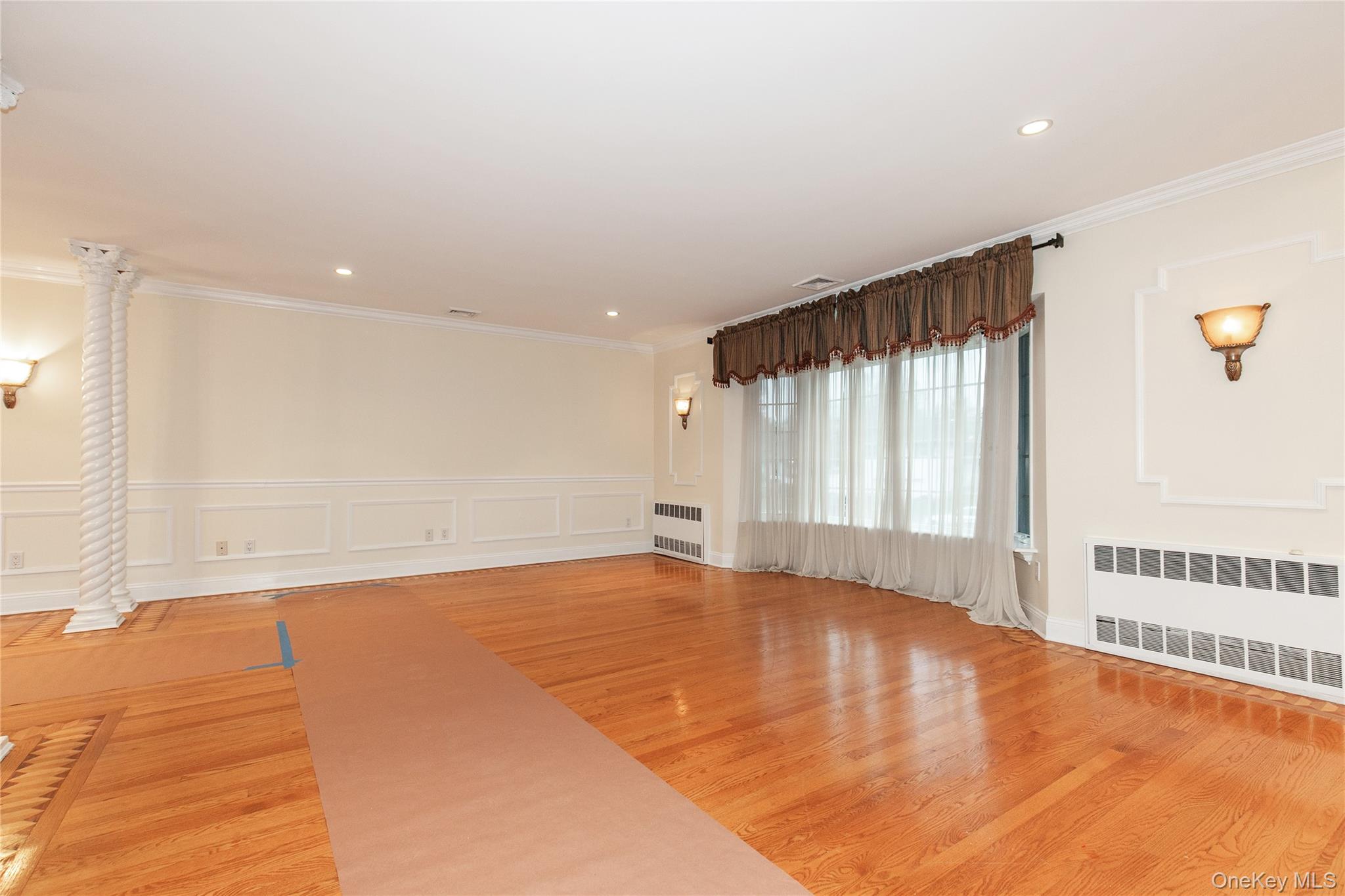 188 Rhododendron Drive, Westbury, NY 11590