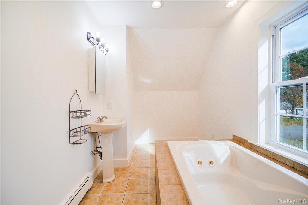 43 North Road, Tillson, NY 12486