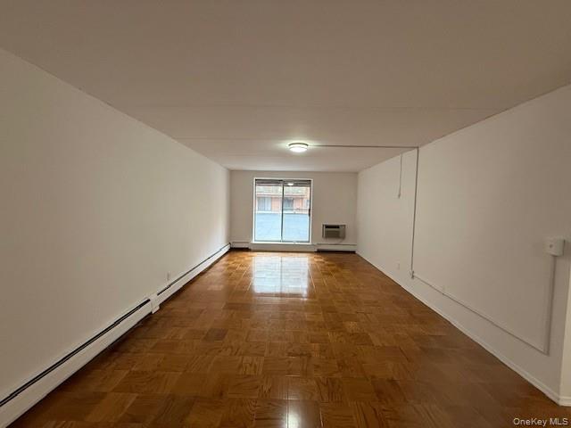 100 Clinton Avenue # 1V, Mineola, NY 11501