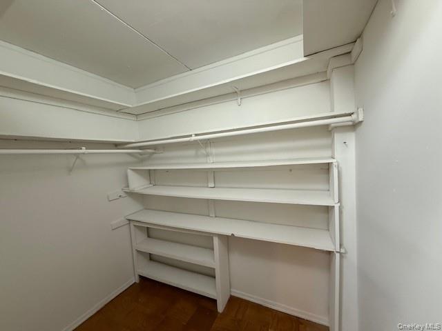 100 Clinton Avenue # 1V, Mineola, NY 11501