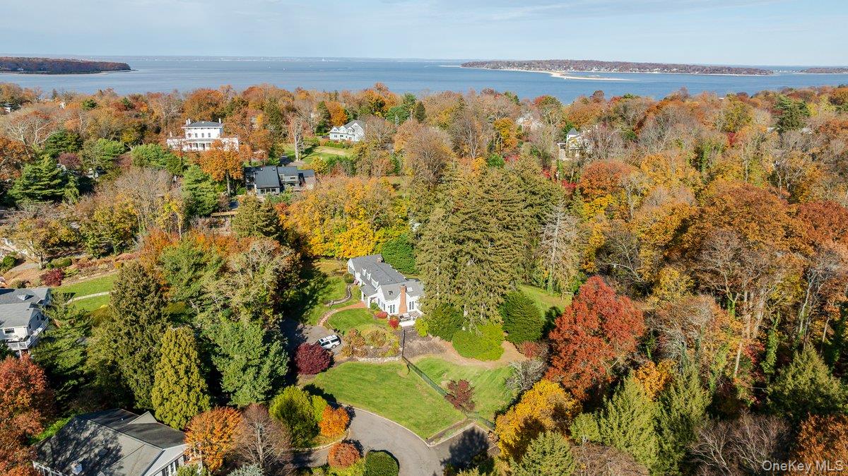 5 Kanes Lane, Huntington Bay, NY 11743