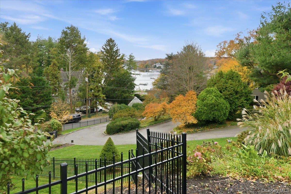 5 Kanes Lane, Huntington Bay, NY 11743