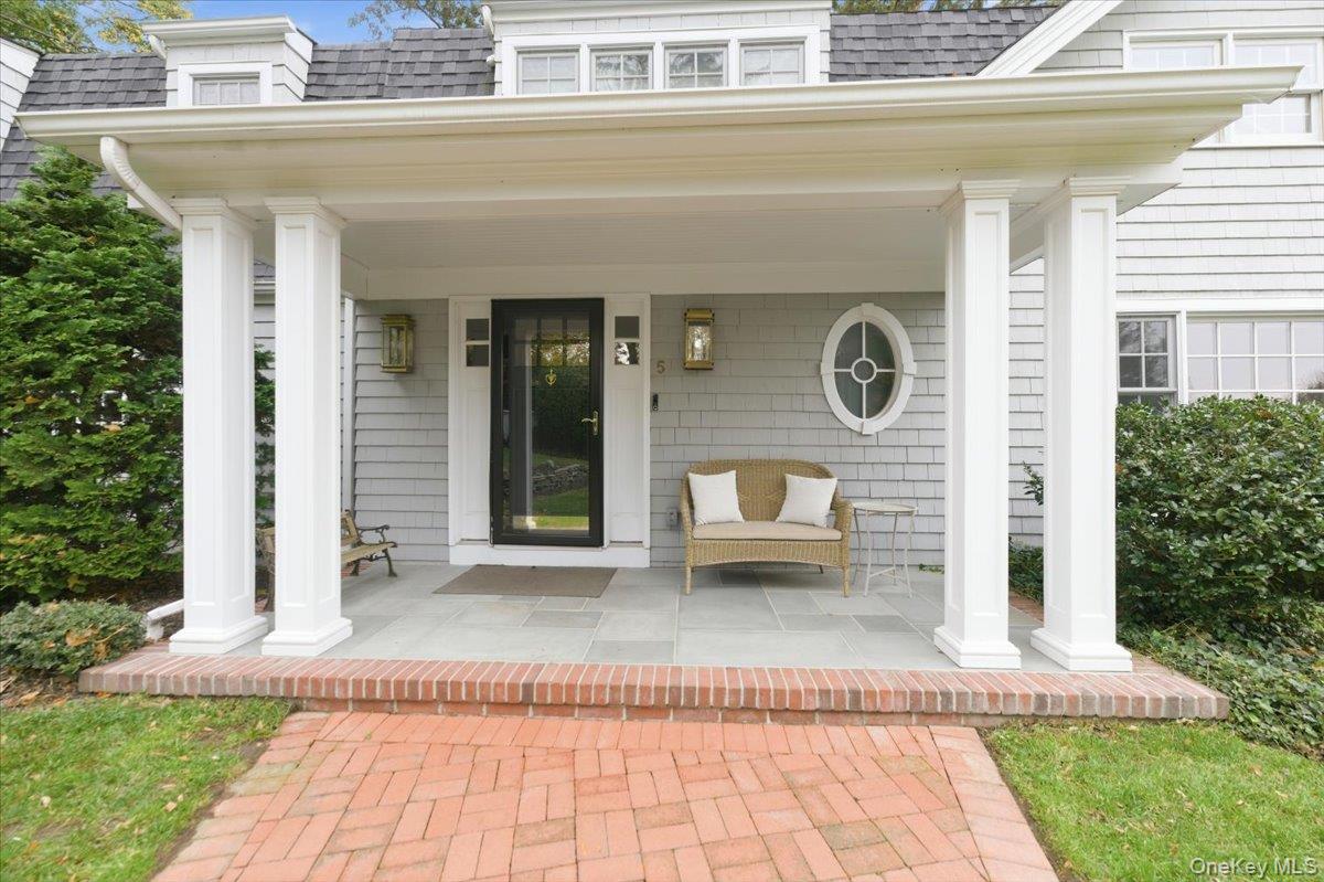 5 Kanes Lane, Huntington Bay, NY 11743