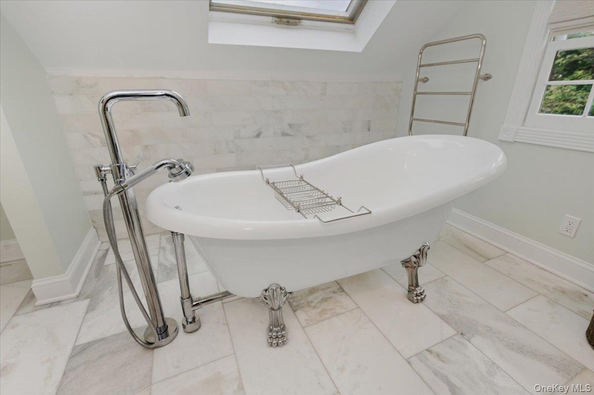 5 Kanes Lane, Huntington Bay, NY 11743