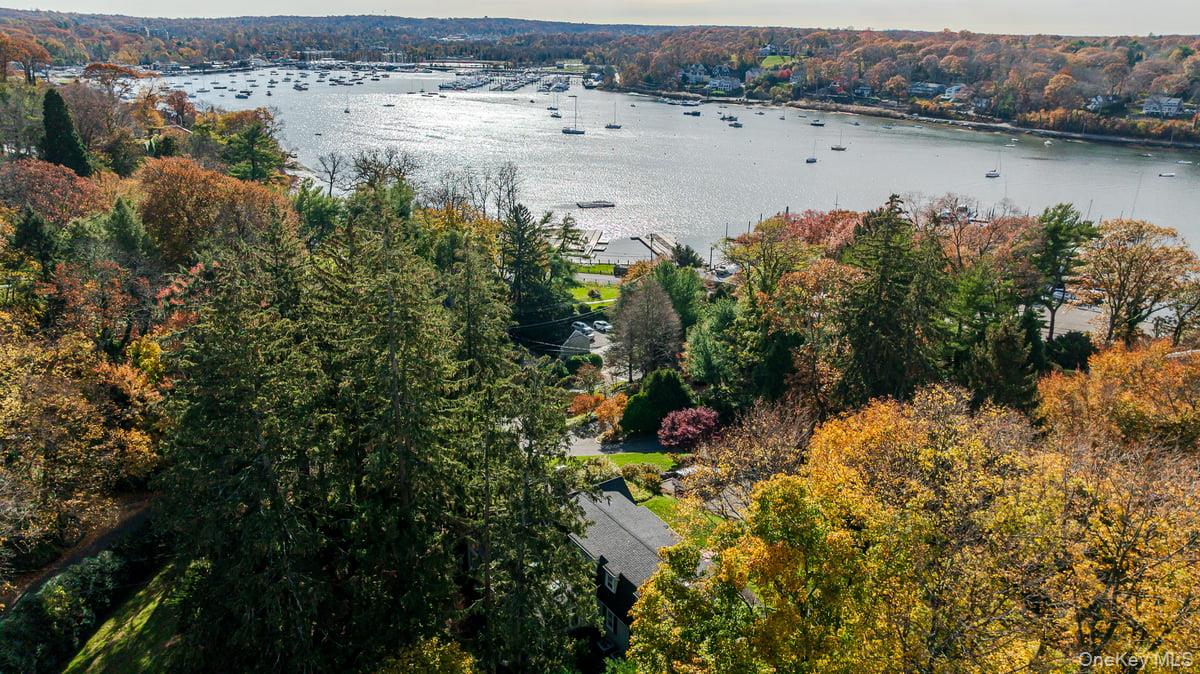 5 Kanes Lane, Huntington Bay, NY 11743