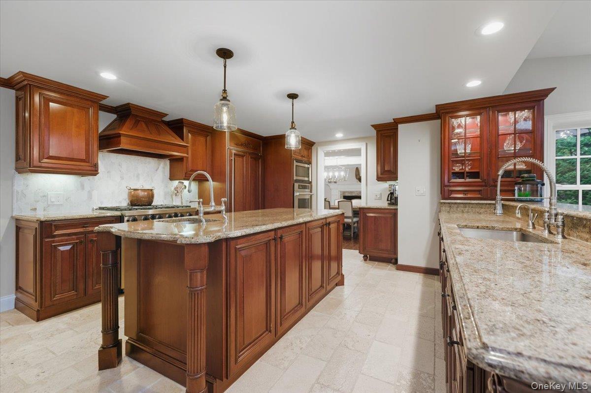 5 Kanes Lane, Huntington Bay, NY 11743