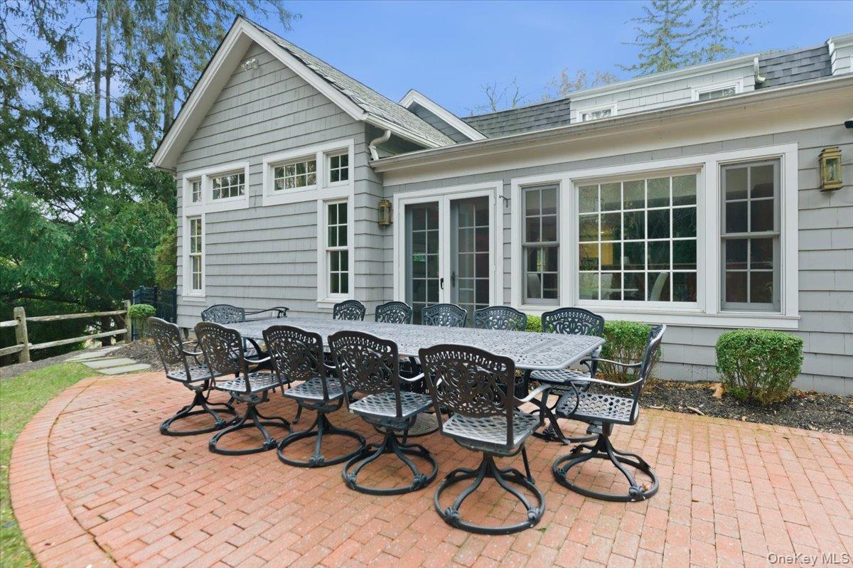 5 Kanes Lane, Huntington Bay, NY 11743