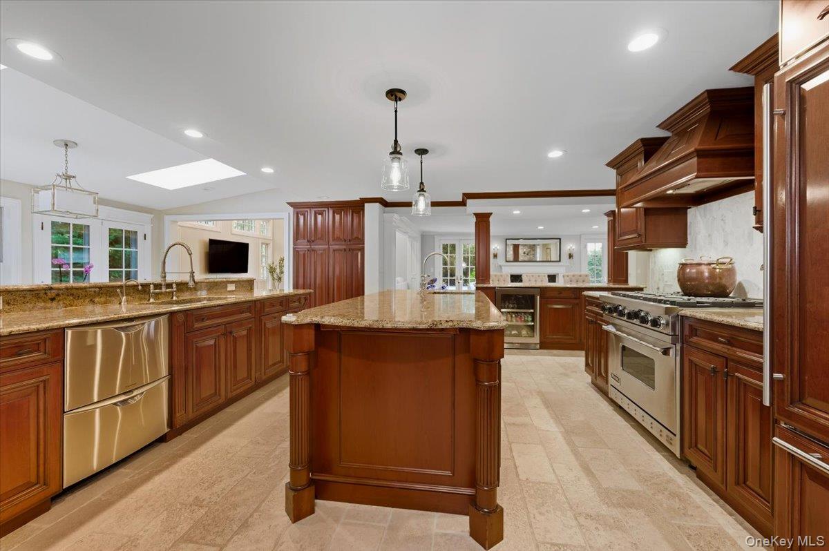 5 Kanes Lane, Huntington Bay, NY 11743