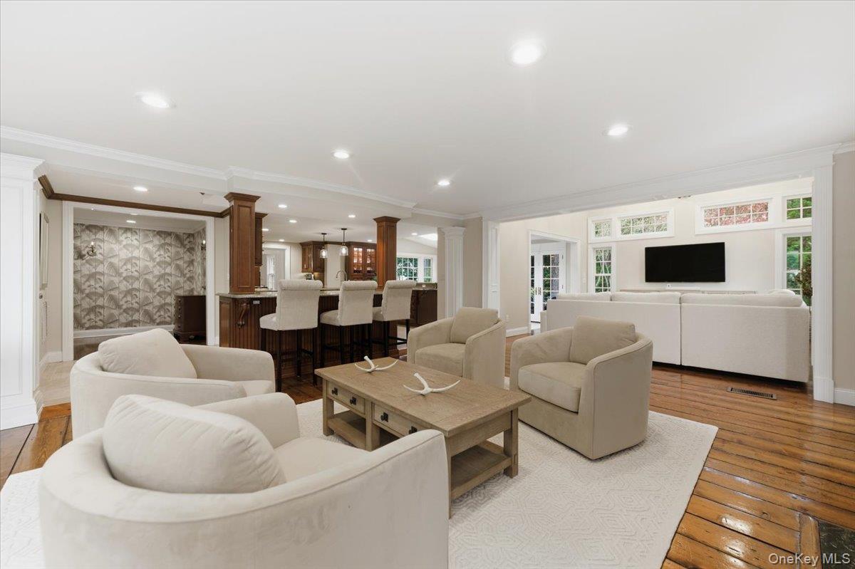 5 Kanes Lane, Huntington Bay, NY 11743