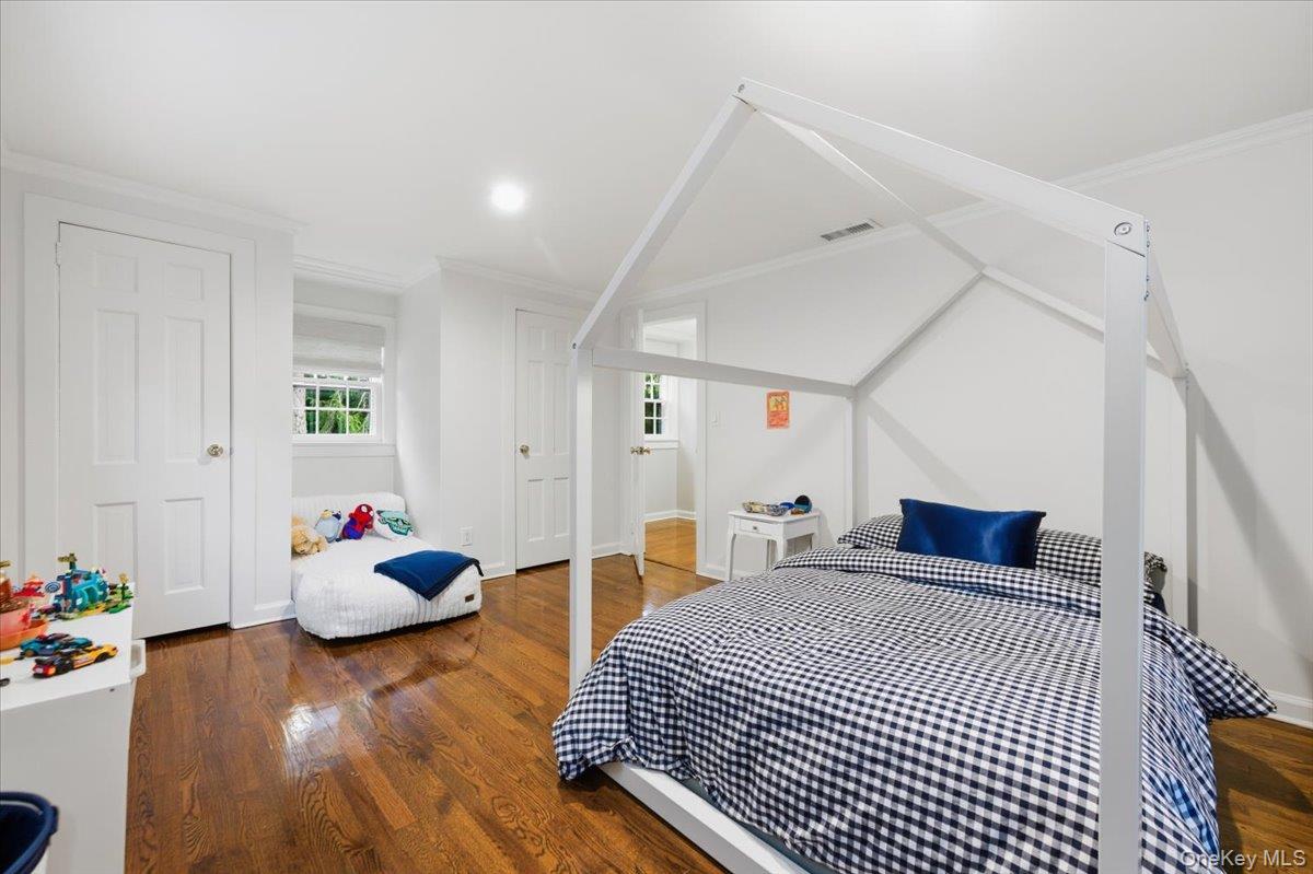 5 Kanes Lane, Huntington Bay, NY 11743