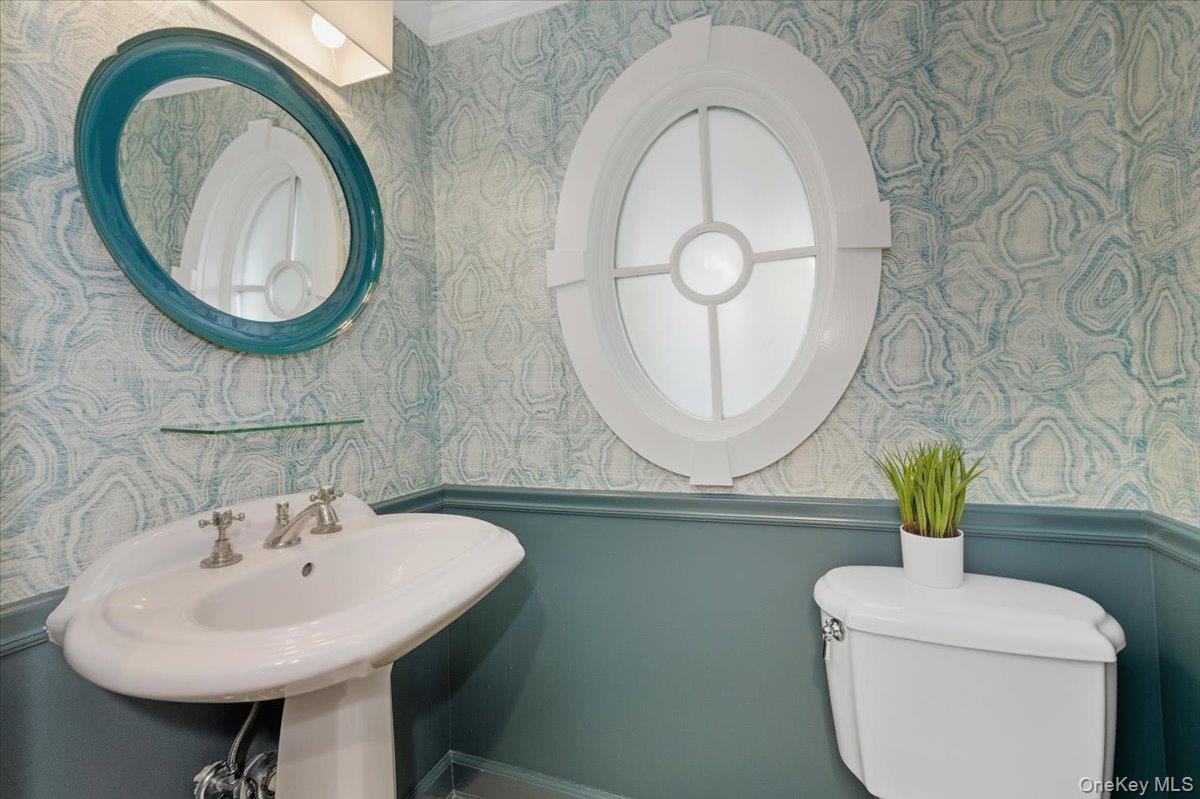 5 Kanes Lane, Huntington Bay, NY 11743