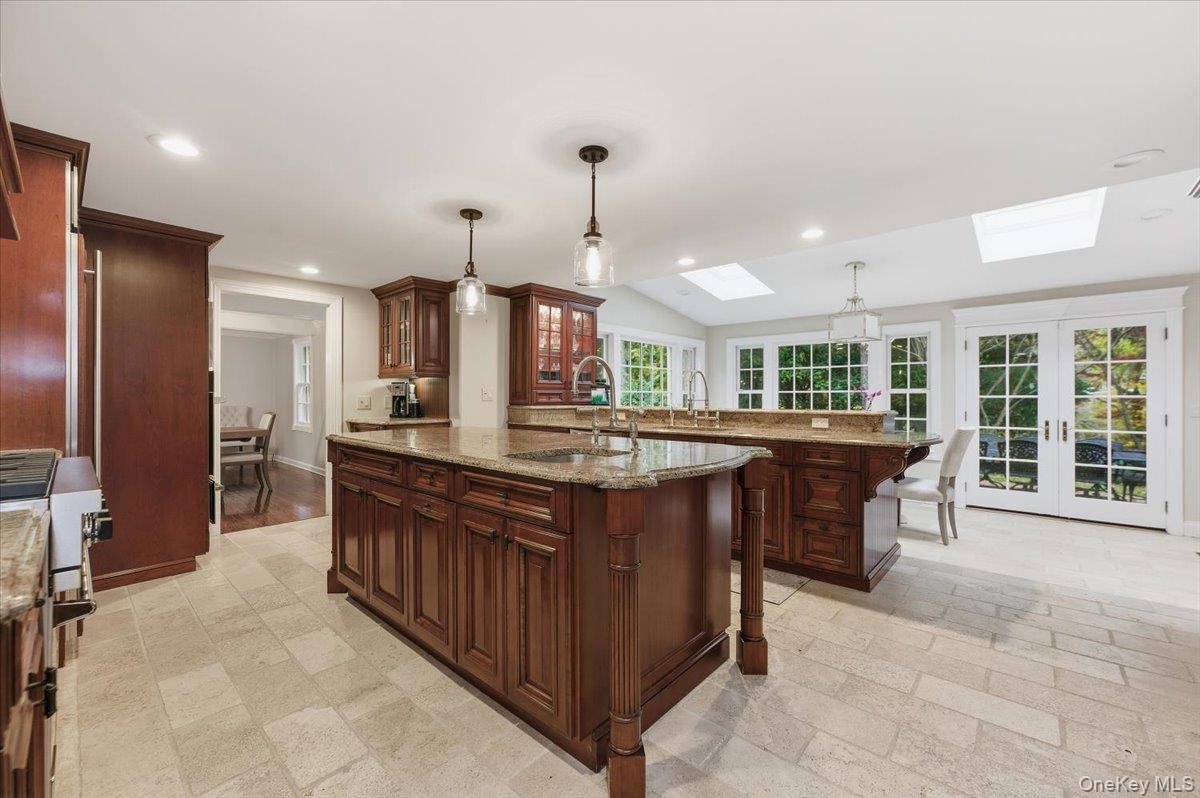 5 Kanes Lane, Huntington Bay, NY 11743