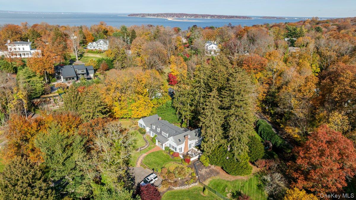 5 Kanes Lane, Huntington Bay, NY 11743