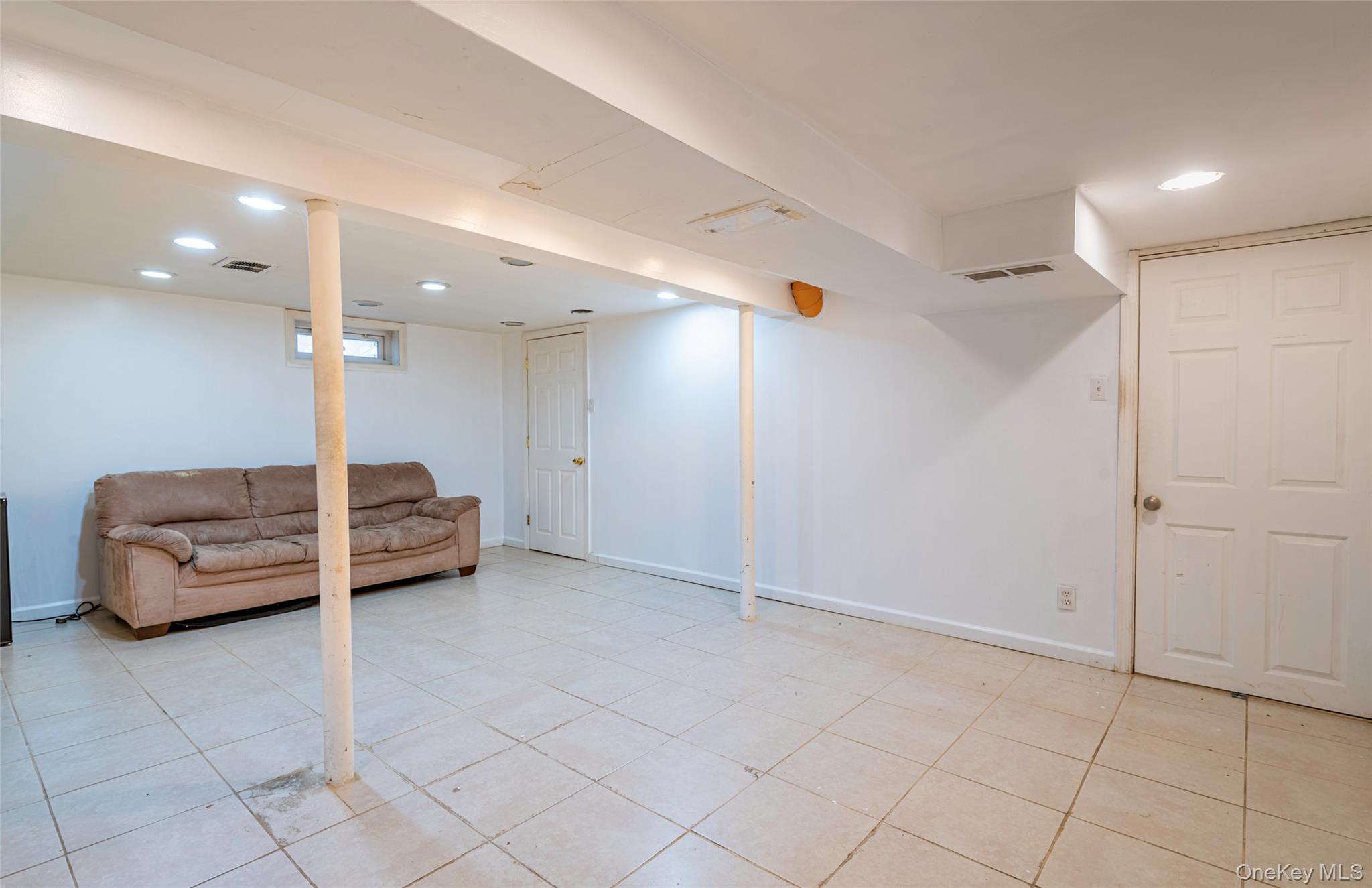 7836 271st Street, New Hyde Park, NY 11040