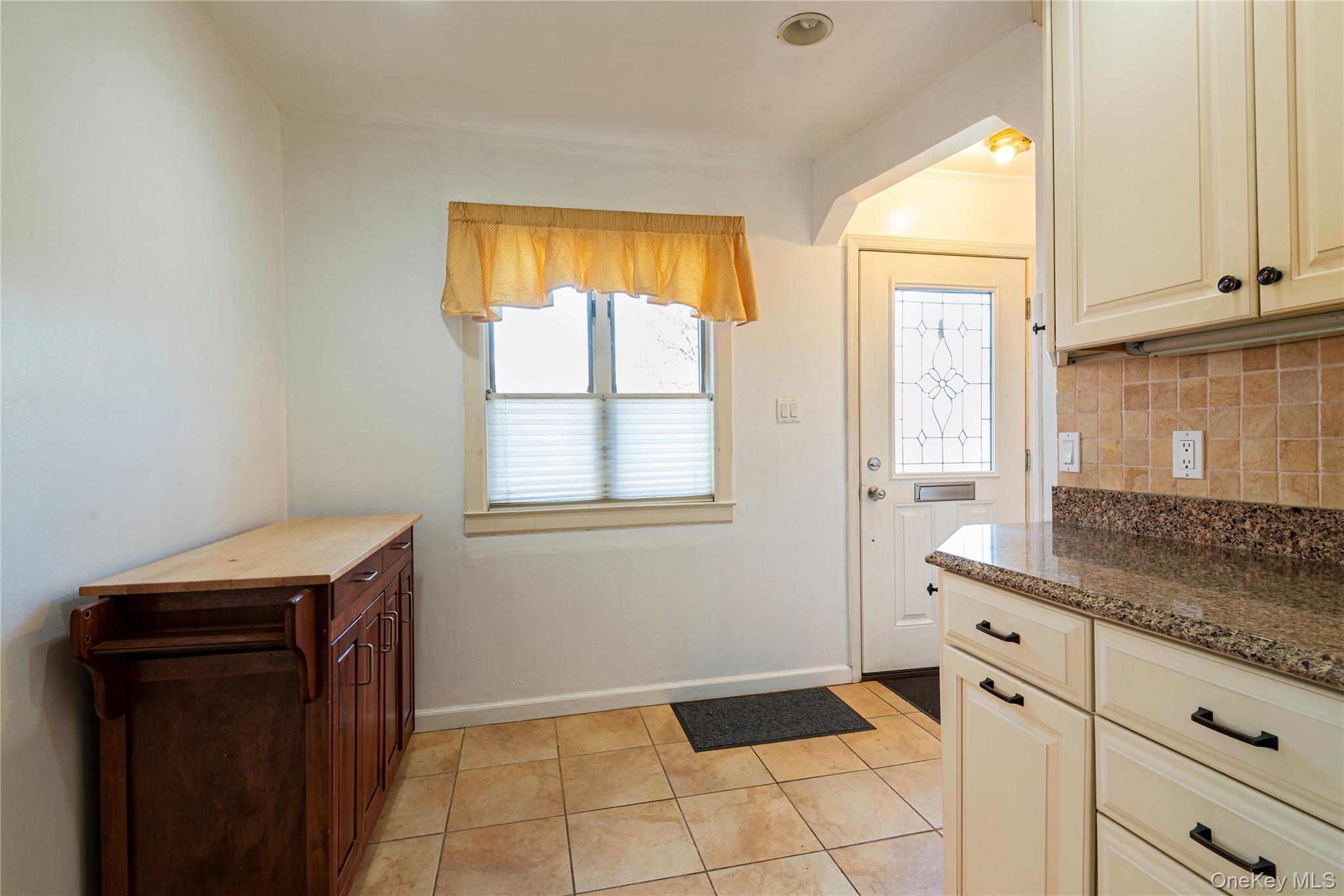 7836 271st Street, New Hyde Park, NY 11040