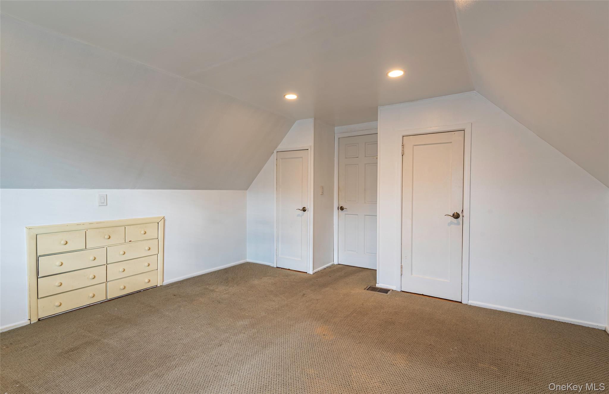 7836 271st Street, New Hyde Park, NY 11040