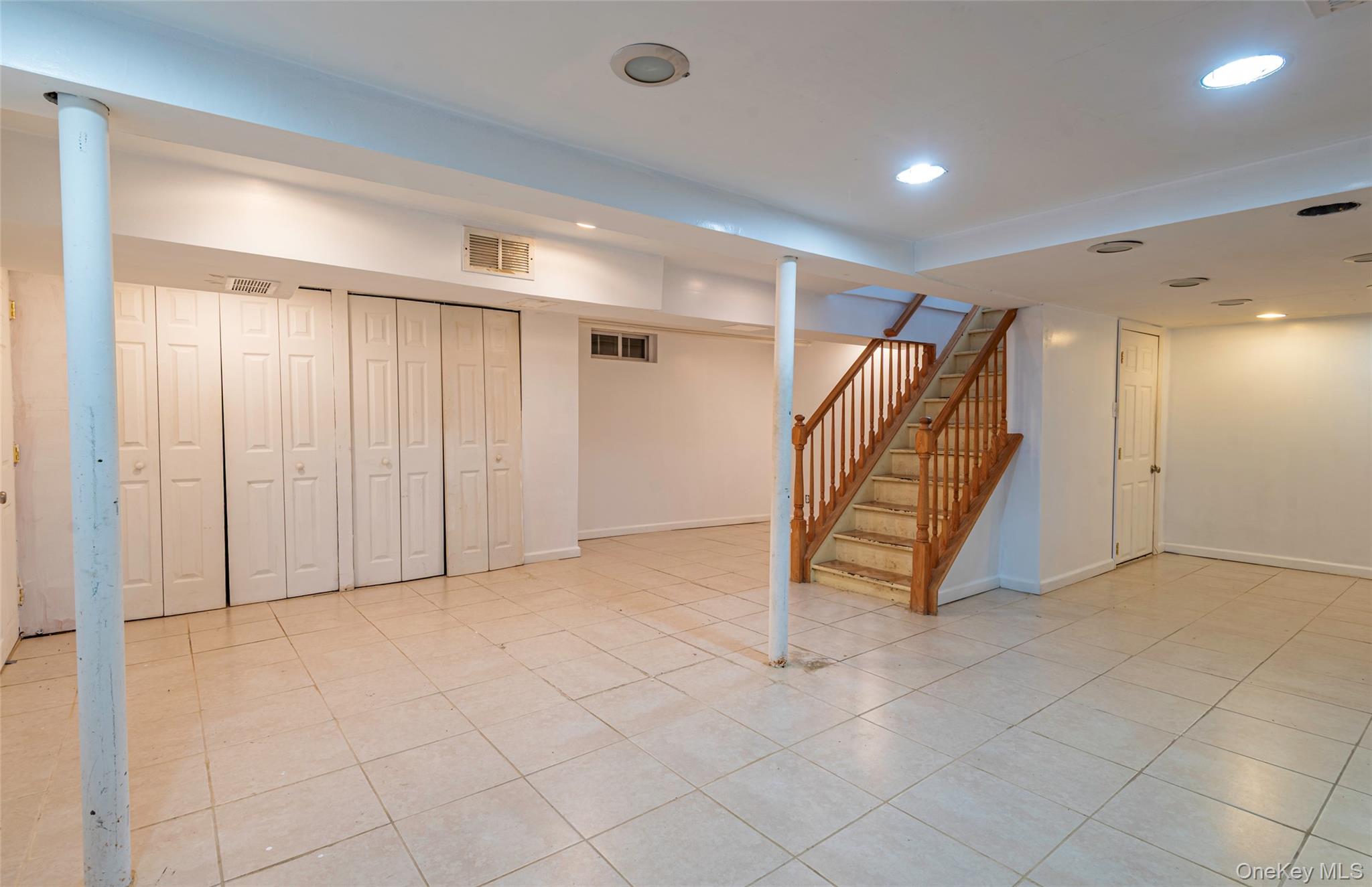 7836 271st Street, New Hyde Park, NY 11040