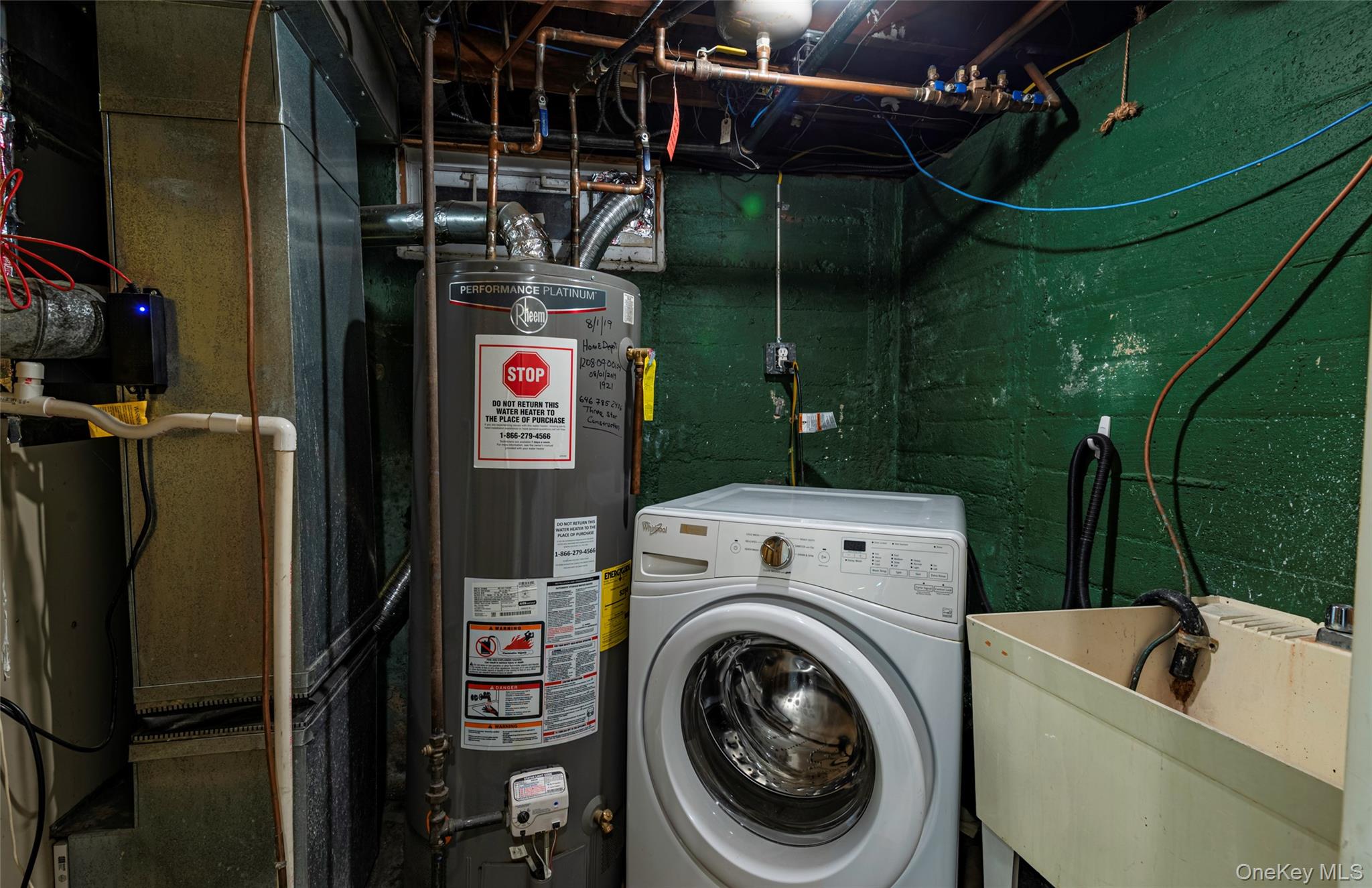 7836 271st Street, New Hyde Park, NY 11040