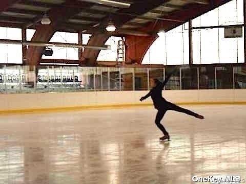 15 Canterbury Road # D6, Great Neck, NY 11021