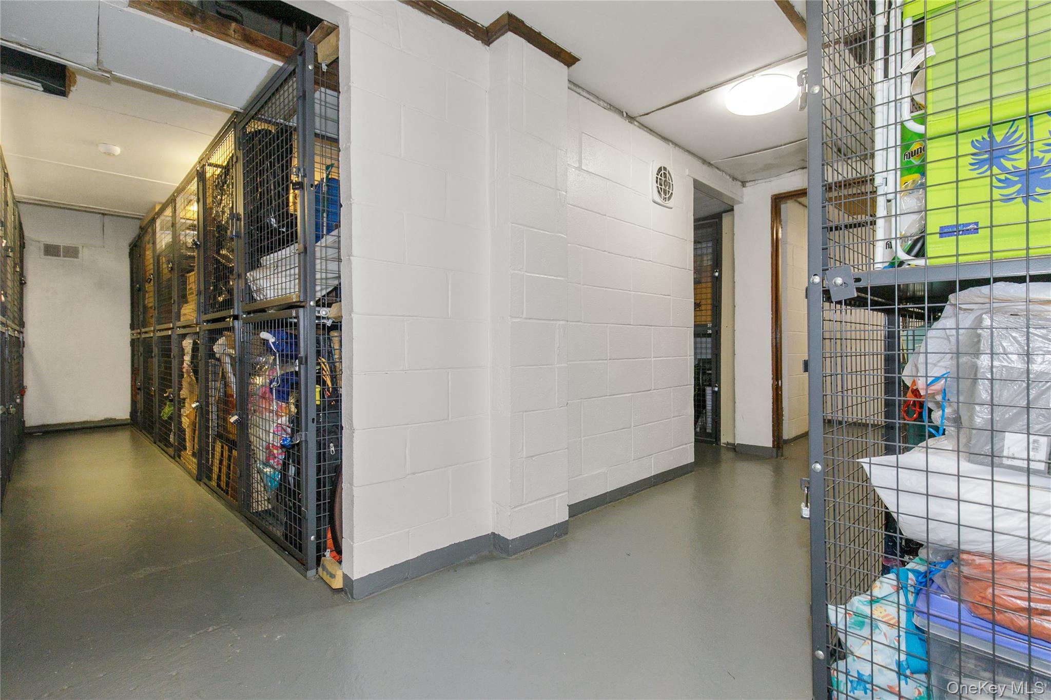 15 Canterbury Road # D6, Great Neck, NY 11021