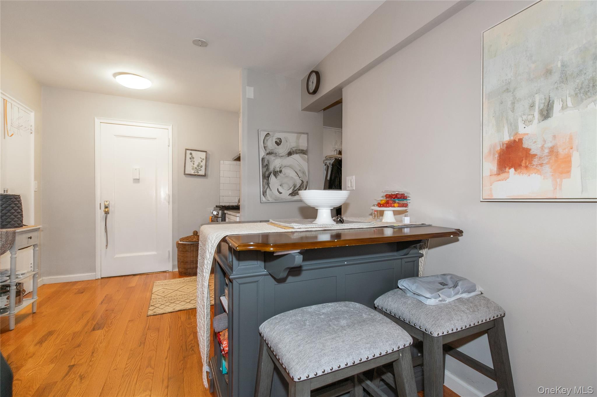 15 Canterbury Road # D6, Great Neck, NY 11021